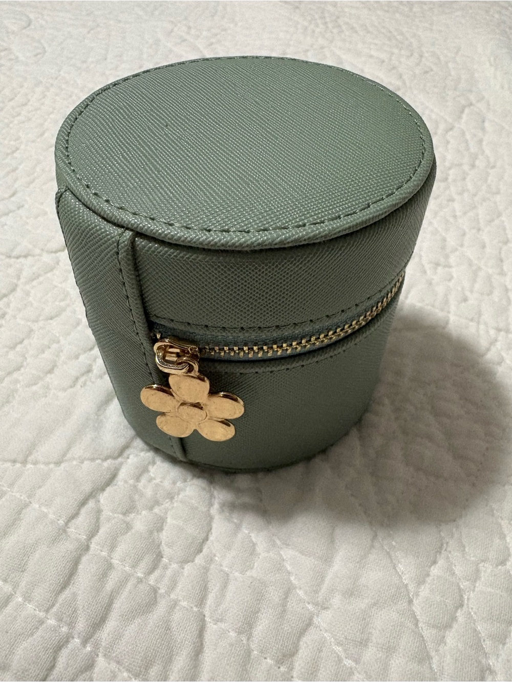 Paper Source Sage Green Travel Jewelry Case with Gold Flower Charm NWOT